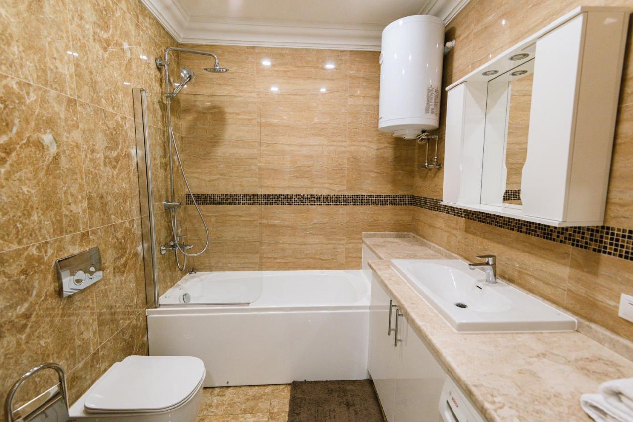 Appartamento Luxury For Business & Pleasure Royal 2 Kiev Esterno foto