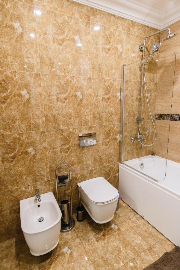 Appartamento Luxury For Business & Pleasure Royal 2 Kiev Esterno foto