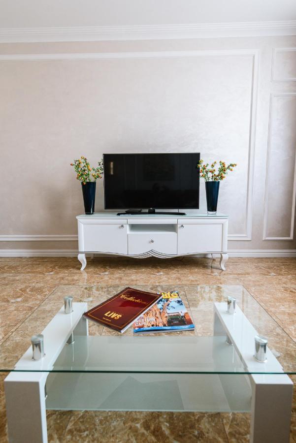 Appartamento Luxury For Business & Pleasure Royal 2 Kiev Esterno foto