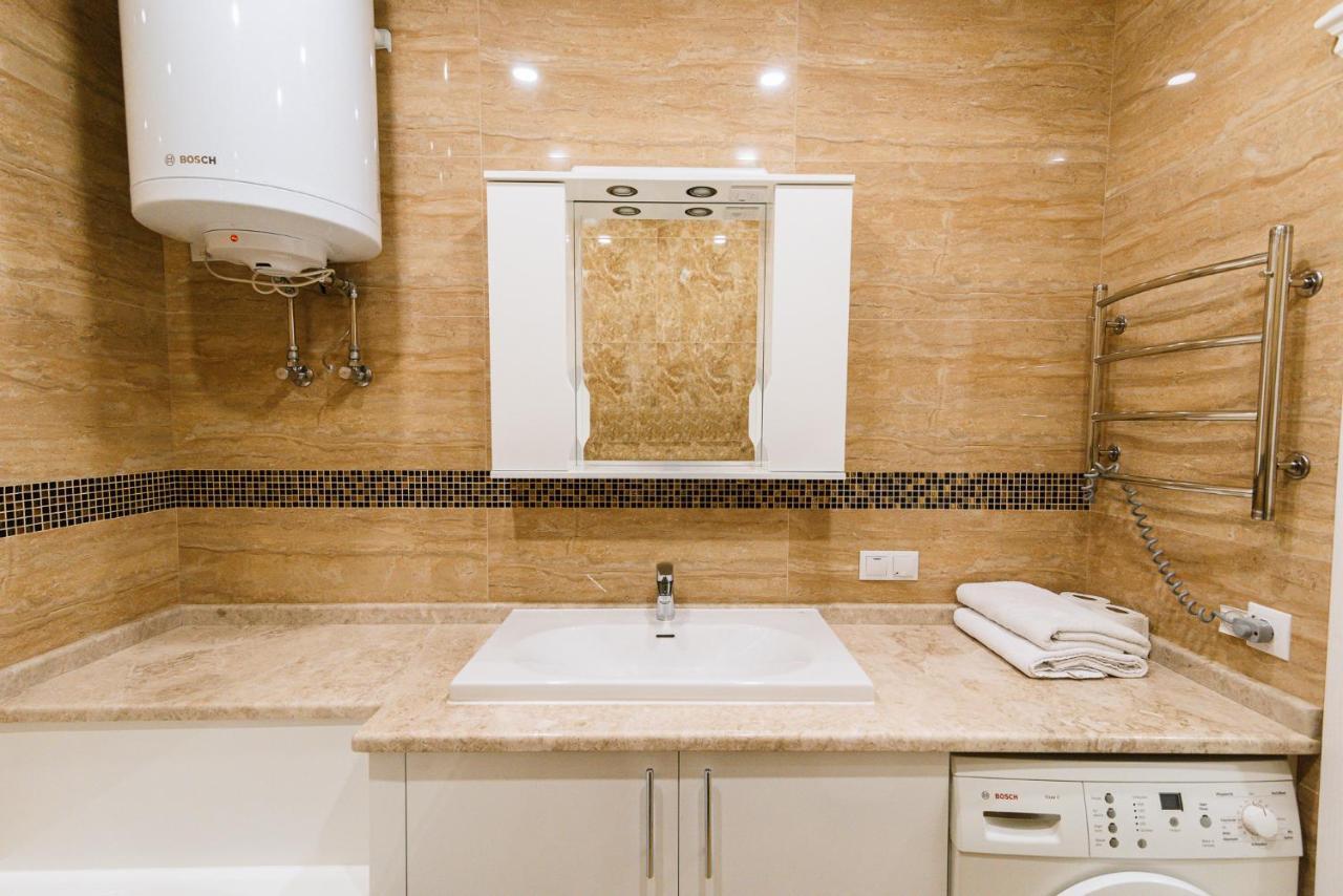 Appartamento Luxury For Business & Pleasure Royal 2 Kiev Esterno foto