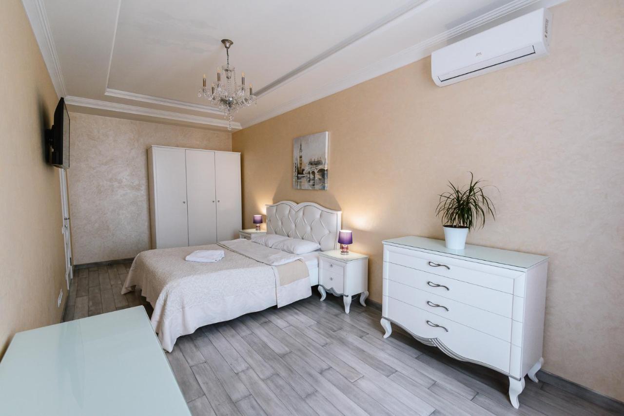Appartamento Luxury For Business & Pleasure Royal 2 Kiev Esterno foto