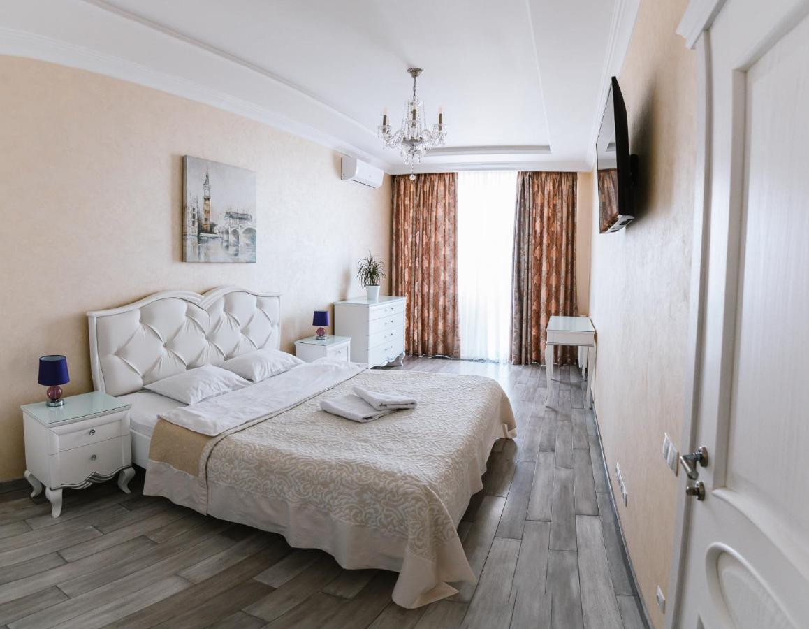 Appartamento Luxury For Business & Pleasure Royal 2 Kiev Esterno foto