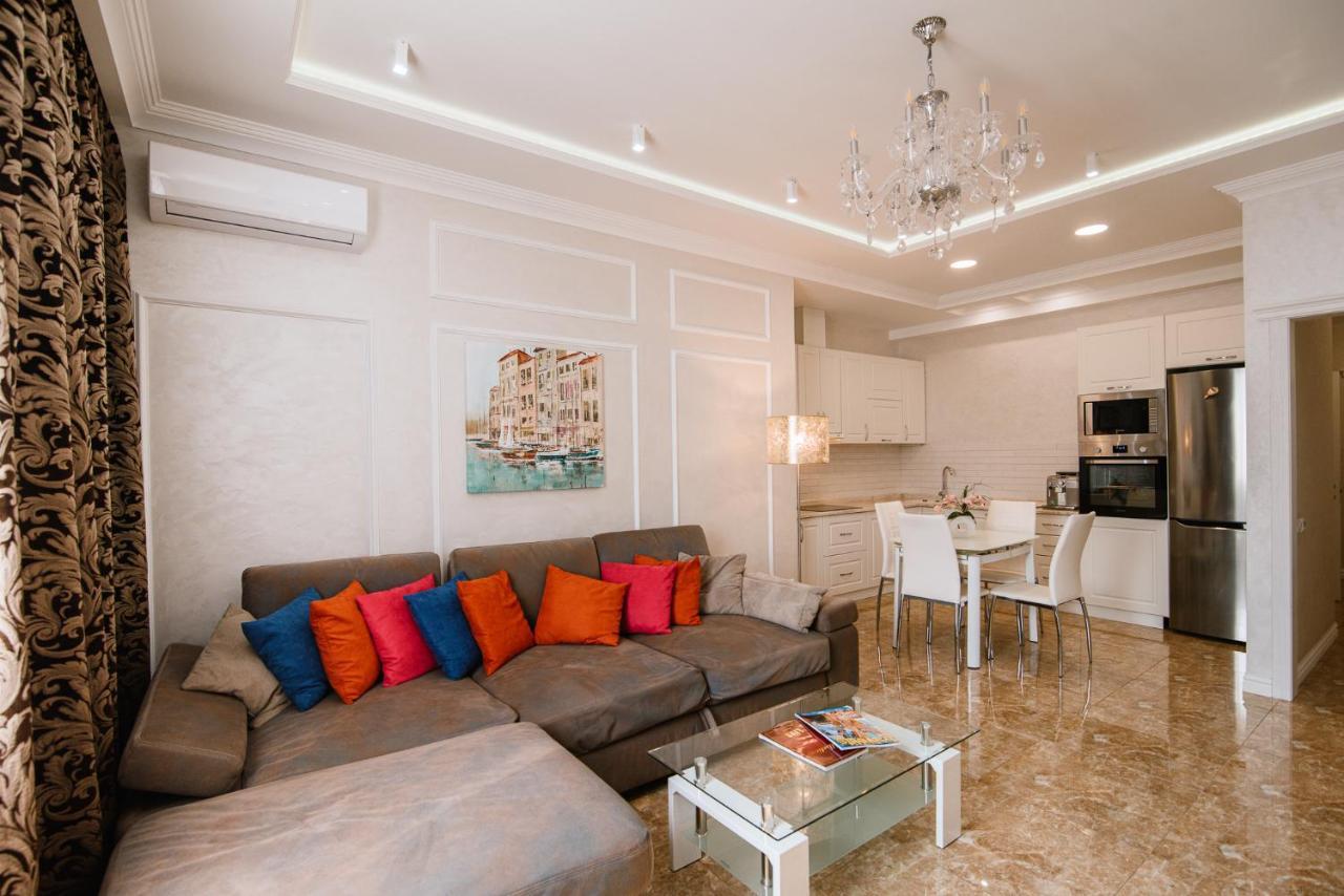 Appartamento Luxury For Business & Pleasure Royal 2 Kiev Esterno foto