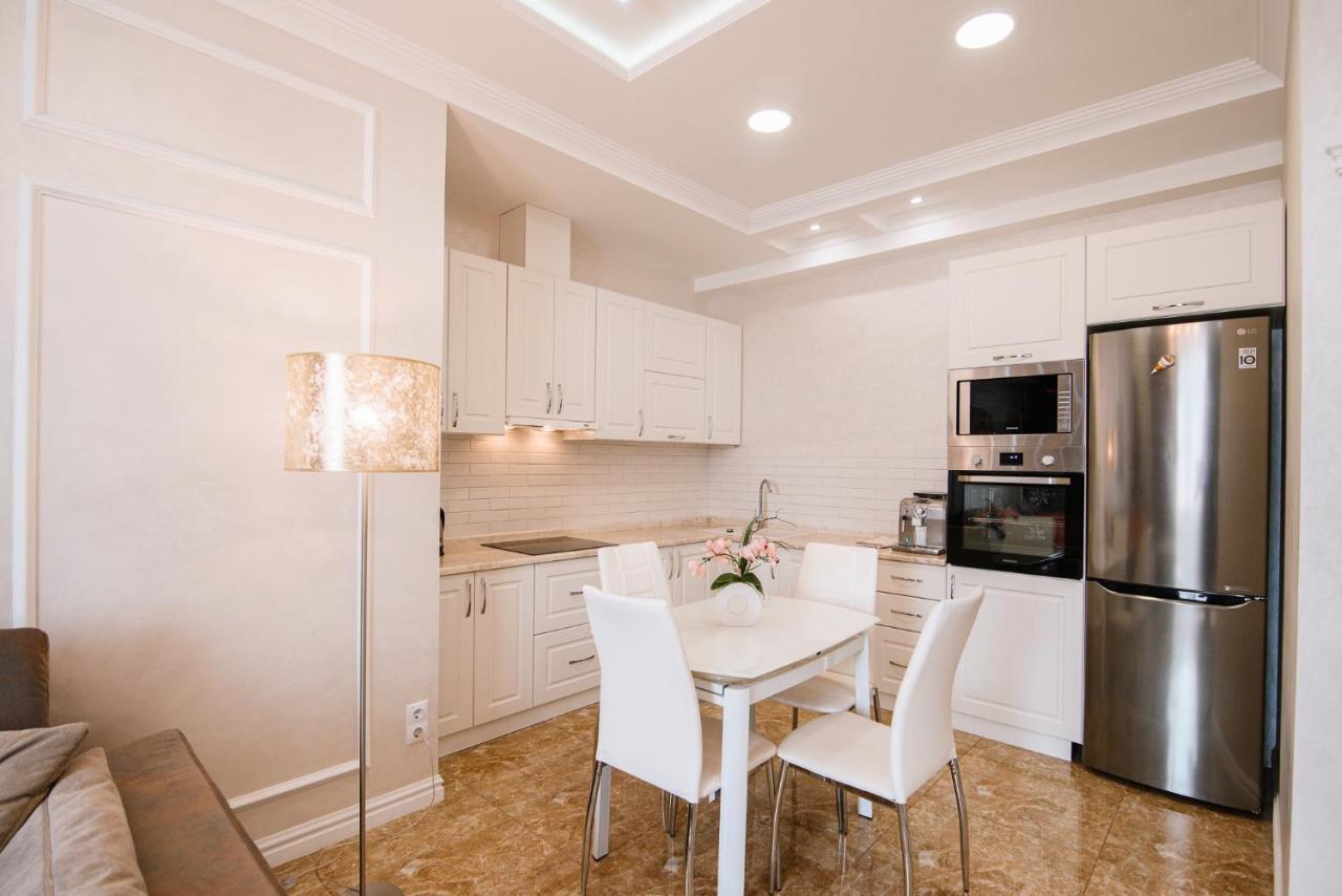 Appartamento Luxury For Business & Pleasure Royal 2 Kiev Esterno foto