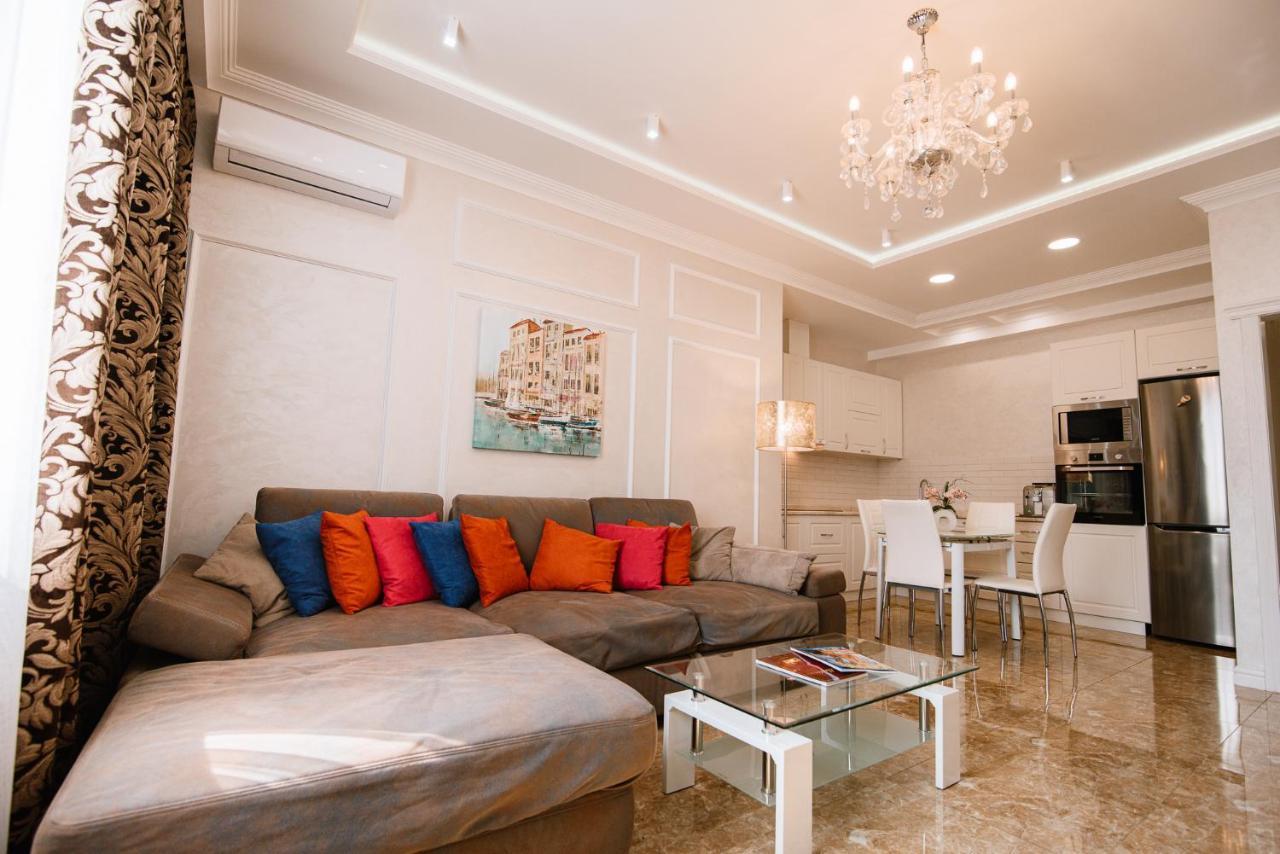 Appartamento Luxury For Business & Pleasure Royal 2 Kiev Esterno foto